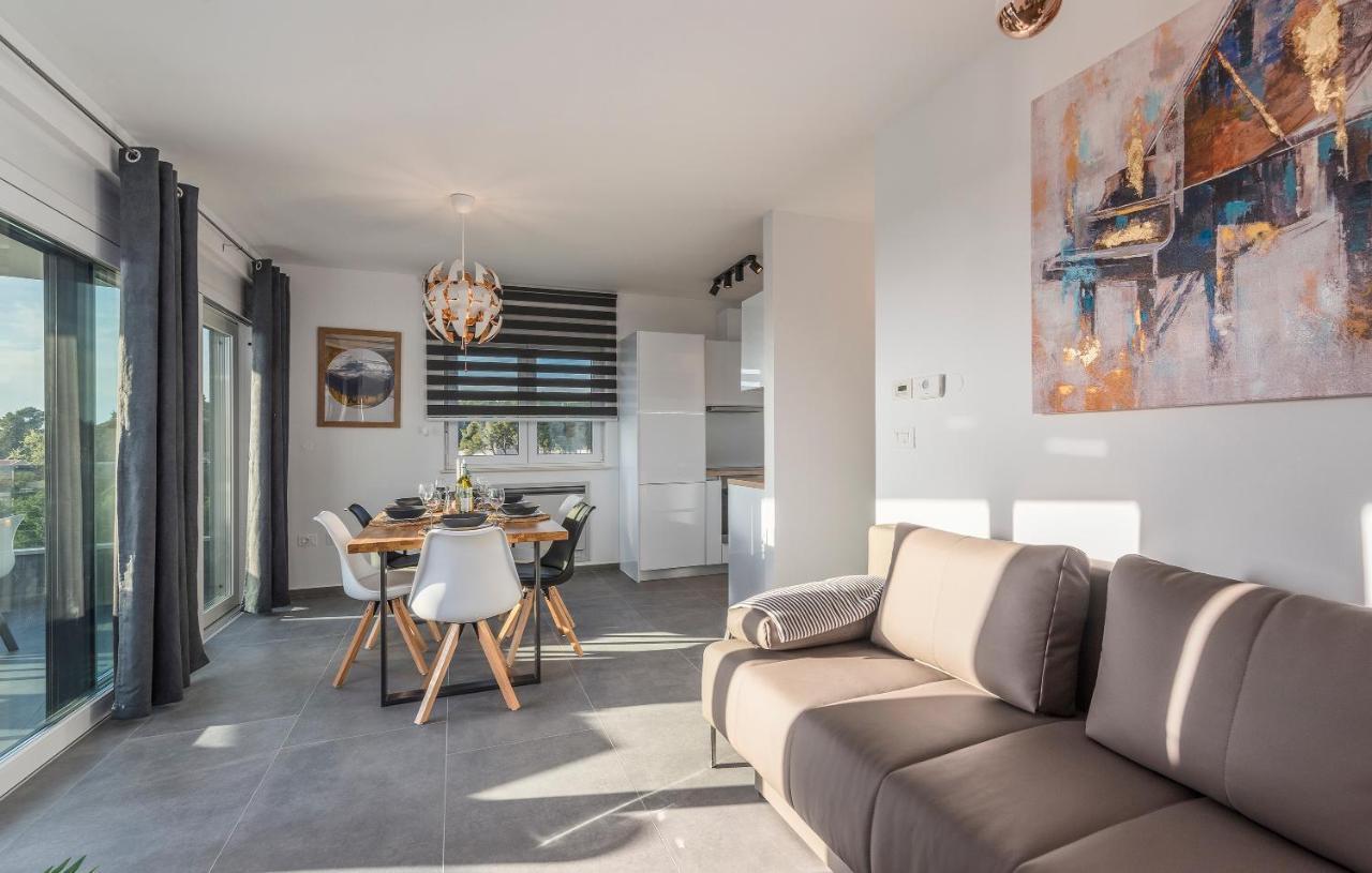 רוביני Apart Residence Galant מראה חיצוני תמונה